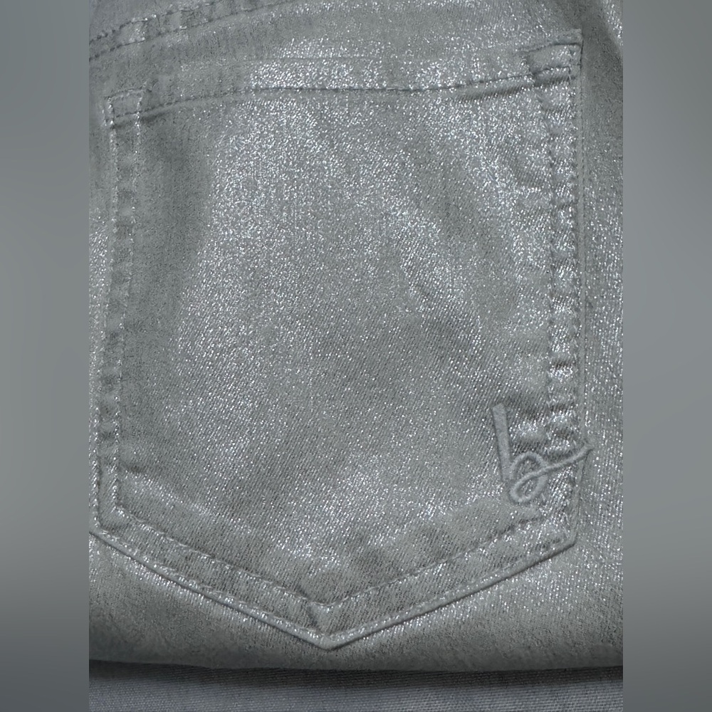 LIKE NEW Bebe Precious Metal Icon Skinny Jeans in Silver Rain White Shimmer - Picture 2 of 7